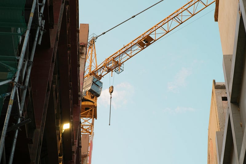 Construction crane